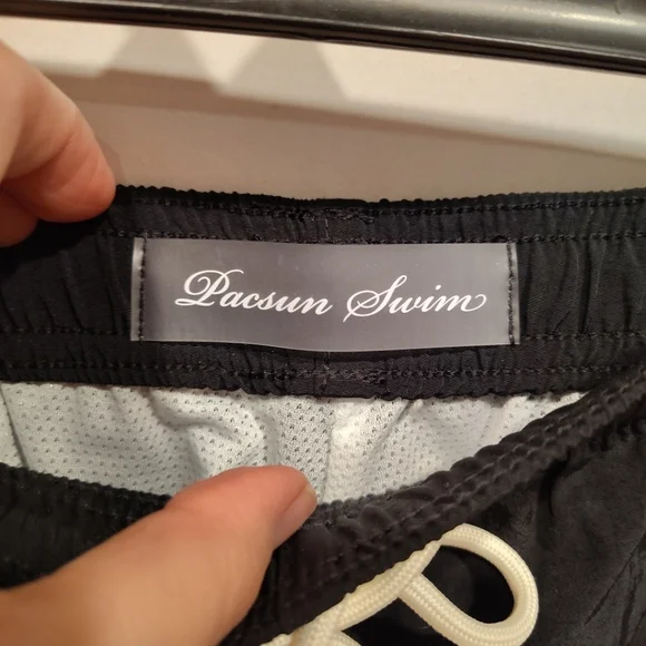 Pacsun NWT Men's Black Floral Swim Trunks Shorts Sz XL Beach Vacation Travel - Picture 2 of 6